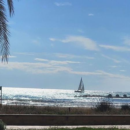 Nice Beachside 2-Bd Apt Near Barcelona Cunit Bagian luar foto