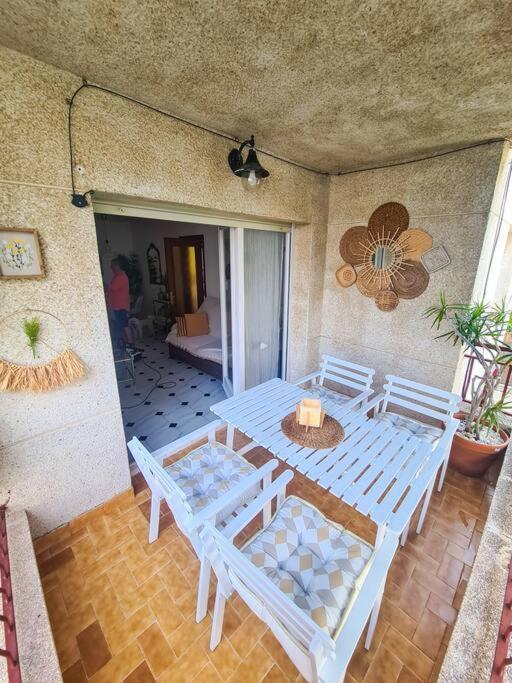 Nice Beachside 2-Bd Apt Near Barcelona Cunit Bagian luar foto
