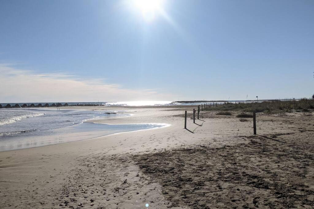Nice Beachside 2-Bd Apt Near Barcelona Cunit Bagian luar foto
