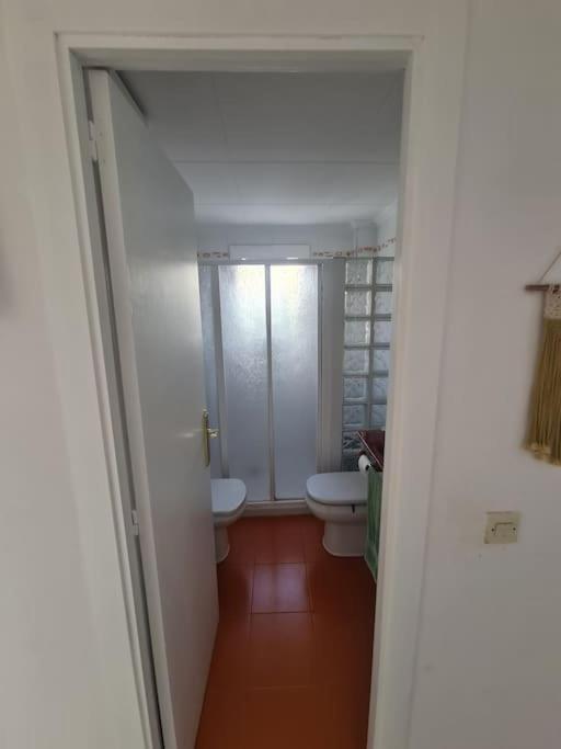 Nice Beachside 2-Bd Apt Near Barcelona Cunit Bagian luar foto