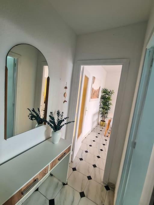 Nice Beachside 2-Bd Apt Near Barcelona Cunit Bagian luar foto
