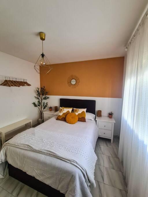 Nice Beachside 2-Bd Apt Near Barcelona Cunit Bagian luar foto