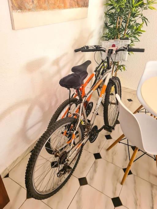 Nice Beachside 2-Bd Apt Near Barcelona Cunit Bagian luar foto