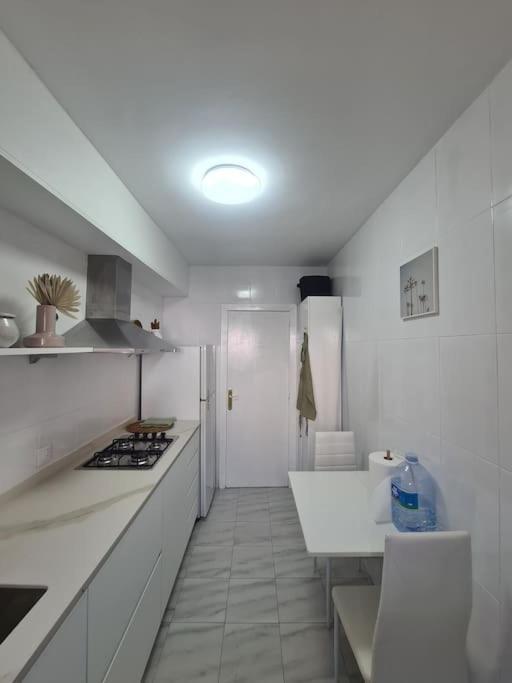 Nice Beachside 2-Bd Apt Near Barcelona Cunit Bagian luar foto