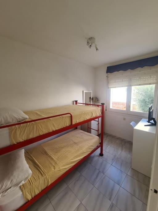 Nice Beachside 2-Bd Apt Near Barcelona Cunit Bagian luar foto