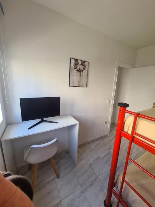 Nice Beachside 2-Bd Apt Near Barcelona Cunit Bagian luar foto