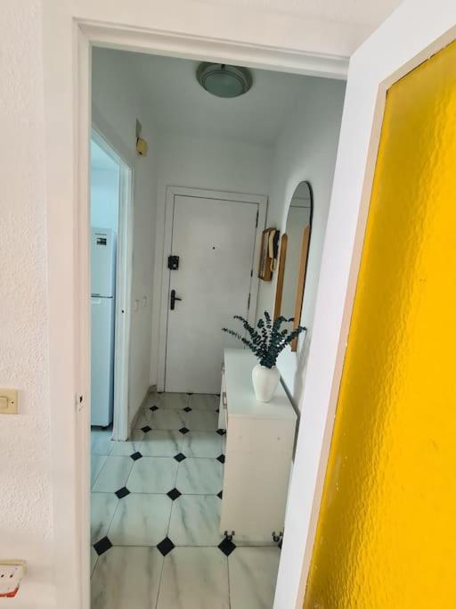 Nice Beachside 2-Bd Apt Near Barcelona Cunit Bagian luar foto