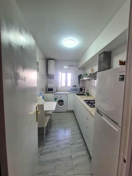 Nice Beachside 2-Bd Apt Near Barcelona Cunit Bagian luar foto
