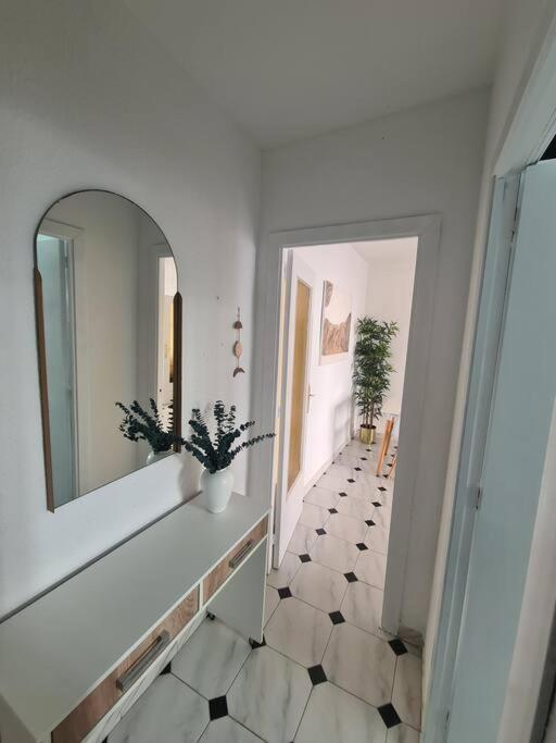 Nice Beachside 2-Bd Apt Near Barcelona Cunit Bagian luar foto