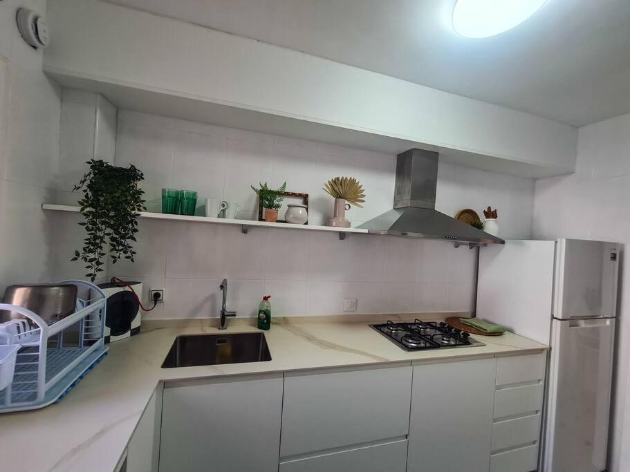 Nice Beachside 2-Bd Apt Near Barcelona Cunit Bagian luar foto